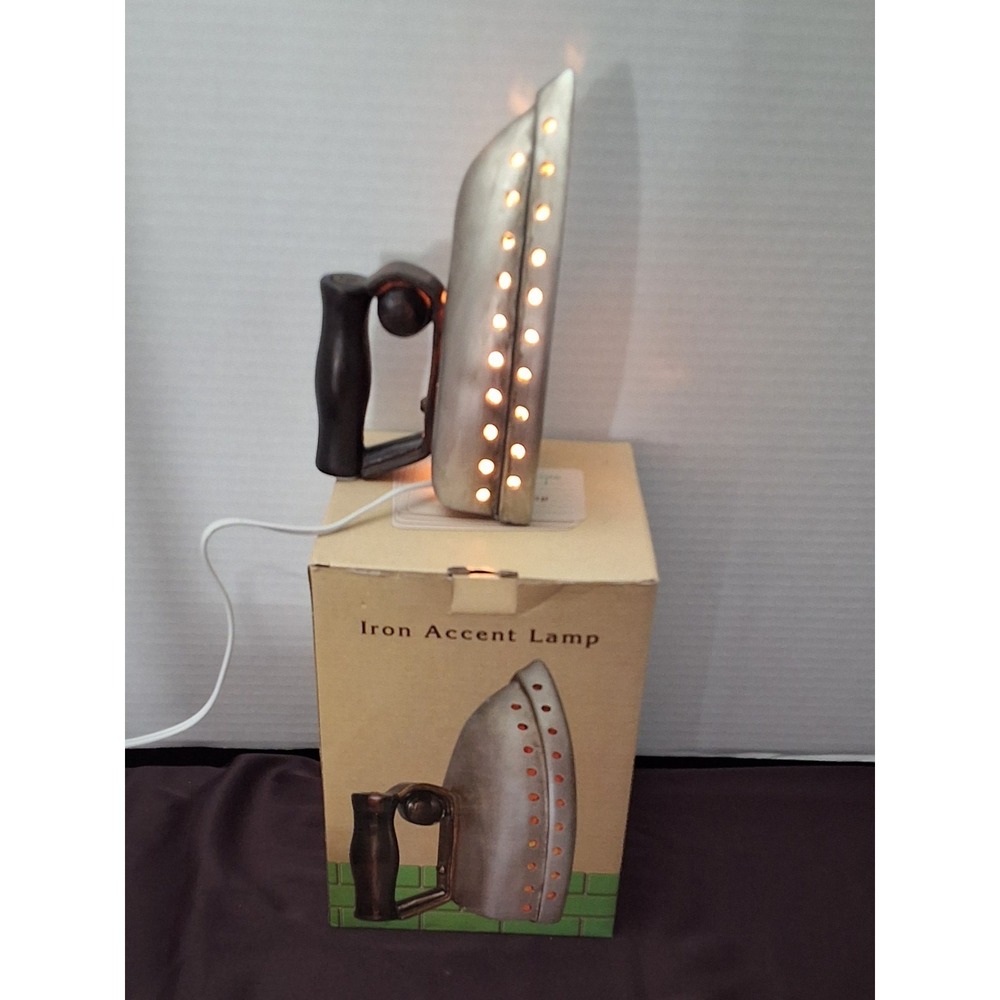 Cracker Barrel‎ Iron Accent Lamp(Retired) Works As It Should